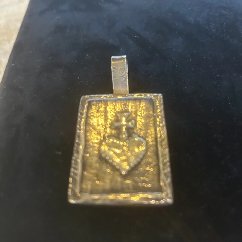 Stunning 925 Stamped Sterling Silver Sacred Heart Pendant - Picture 12 of 14